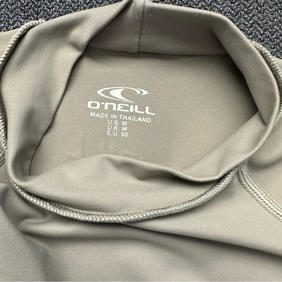 O’Neill Rashguard - Picture 3 of 7